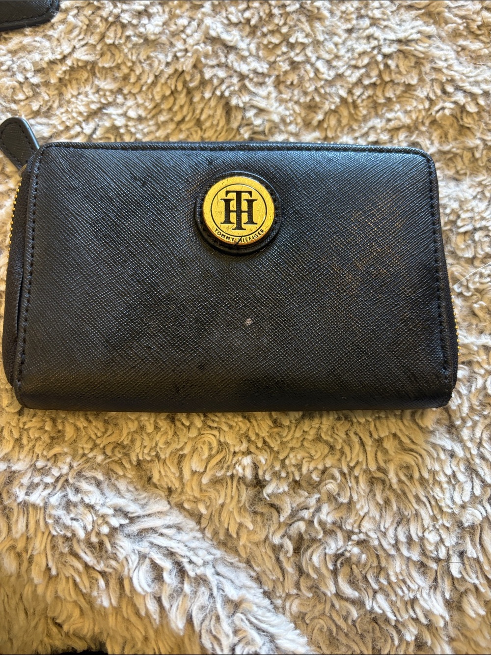 Tommy Hilfiger Zip Around Wallet Womens Black Good Saffiano Logo Gold Hardware